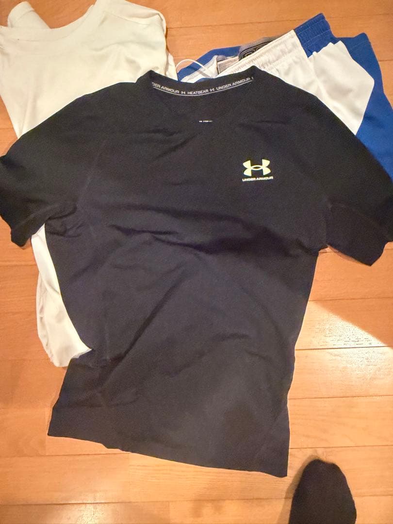 UNDER ARMOUR Tシャツ・ショートパンツセット