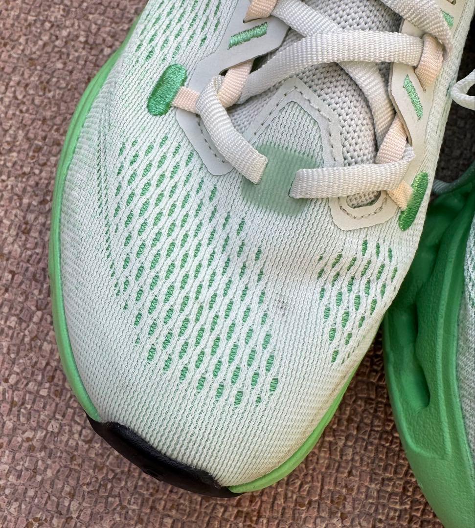 On (オン)Running Cloudsurfer Max 23.5cm