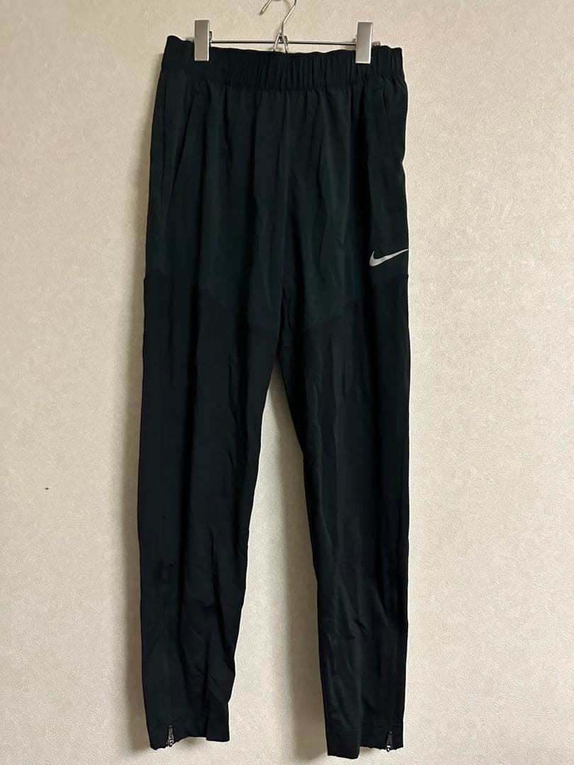 Nike ブラック トレーニングパンツ