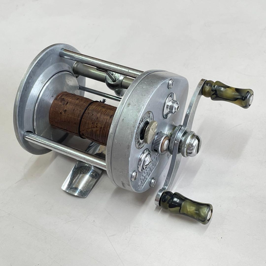 1940年 PFLUEGER SUPREME 1573 ダイレクトリール